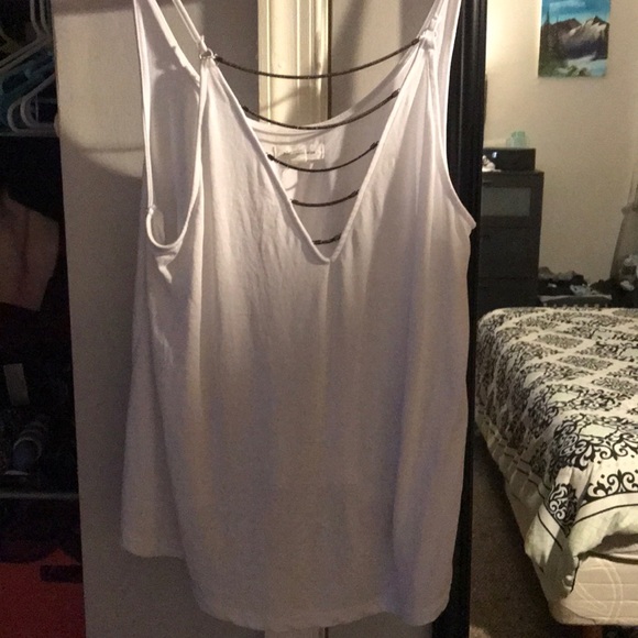 White loose tank style top - Picture 2 of 3